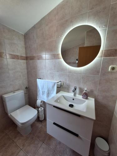 Two-Bedroom Apartment with Terrace and Sea View image 9