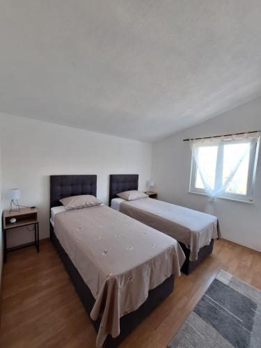 Two-Bedroom Apartment with Terrace and Sea View image 8