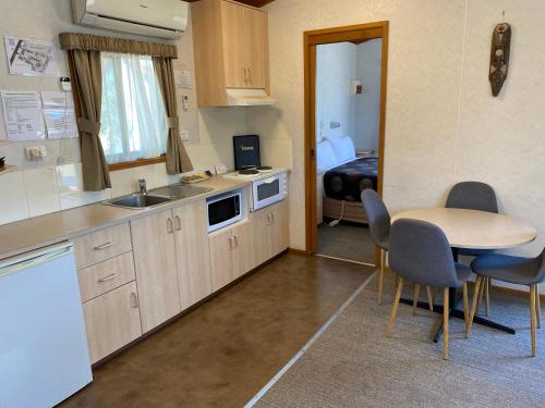 virtuve, Golden Country Motel and Caravan Park in Maryborough (VIC)