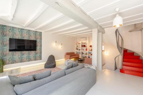 CLOS MARITXU - KEYWEEK Architect-designed house in Biarritz with parking