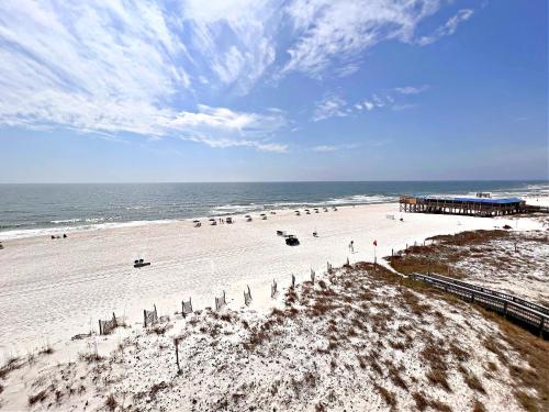 Nearby attraction, Island Shores near Pink Pony Pub