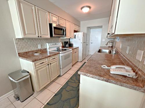 Kitchen, Island Shores near Pink Pony Pub