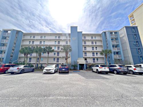 Exterior view, Island Shores near Pink Pony Pub