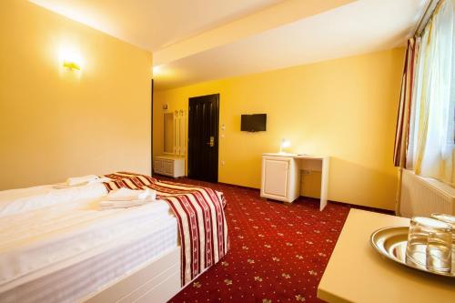 Extravagance Hotel - image 13