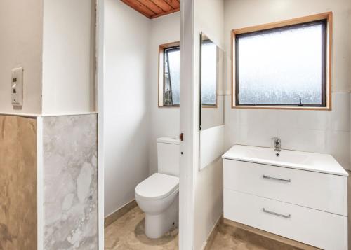 Crusoe's motor lodge in باباكورا