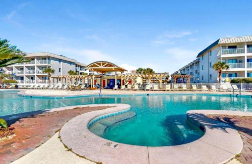 Exterior view, The Seahorse Sandcastle in Gulf Highlands