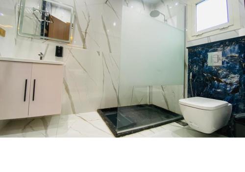 Deluxe Triple Room image 9