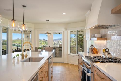 Kitchen, Mira Vista Heights in Buena Vista