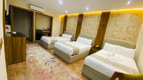 Deluxe Triple Room image 7
