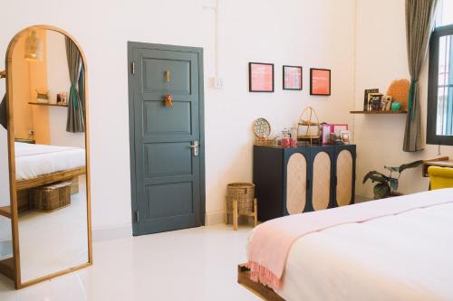 Standard Double or Twin Room image 8