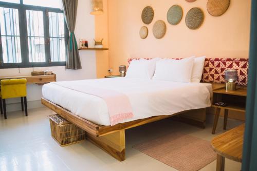 Standard Double or Twin Room image 2
