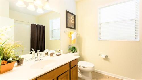 Windsor Hills Frozen Castle 2712 - image 44