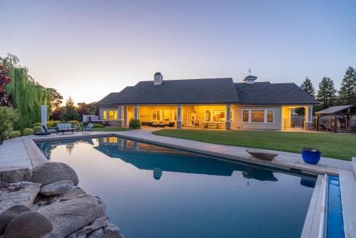 Bazén, Frontier Farmhouse in Templeton (CA)