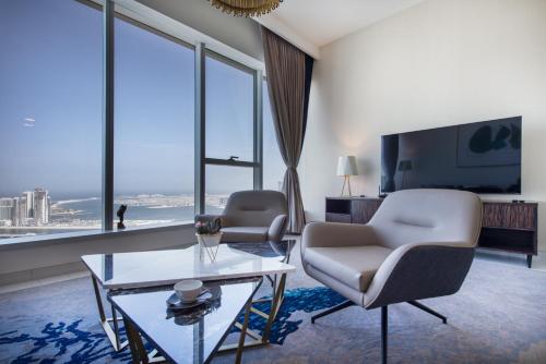 Maison Privee - Chic Coastal Escape with Open Sea Vws on Palm Entry, Dubaj