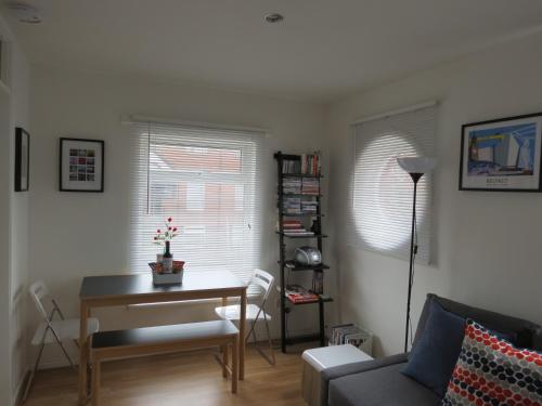 City Centre-Great Location-Parking - Fast WiFi