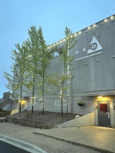 Premium RED Mountain Lodging in Rossland (Brit Kolumbia)