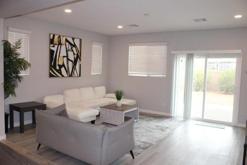 Gated SW Las Vegas home near 215, LAS, Red Rock, Summerlin, Las Vegas (photo 7)