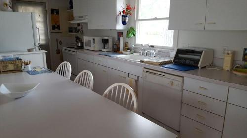 Stunning Home In Loveladies With 3 Bedrooms And Internet in Loveladies, USA