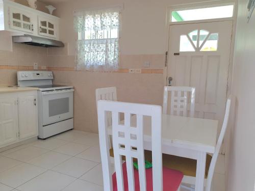 MIRI-JOY APARTMENTS in Santo Peter