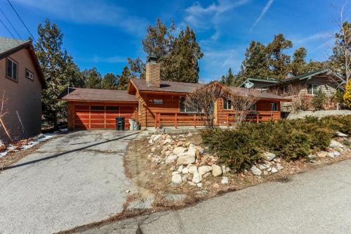 Shasta mountain cabin #1916 in Big Bear City, USA