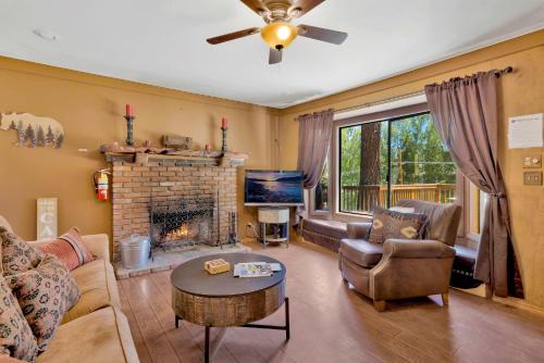 Club view pines #2105 detail
