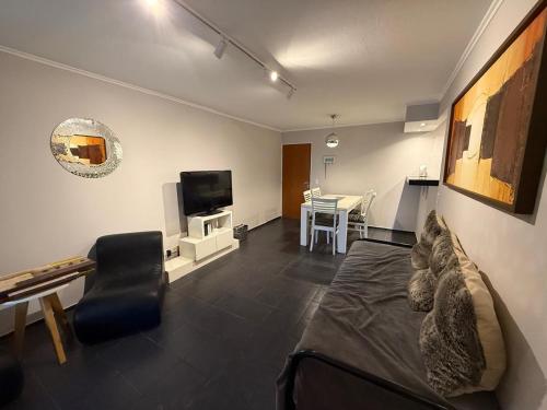 One-Bedroom Apartment image 3