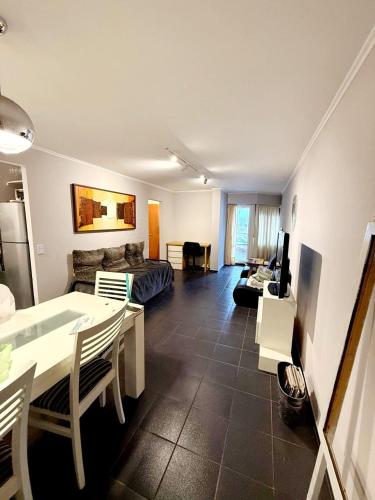 One-Bedroom Apartment image 2