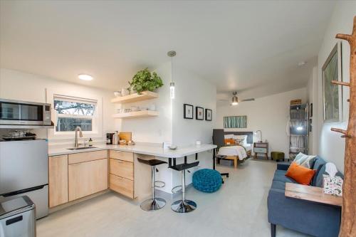 Konyha, The Green Spot Studio near Veterán Emlékpark