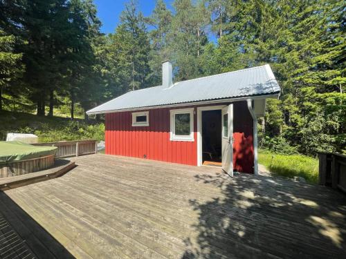 A szálláshely kívülről, Secluded Forest stay with Annex in Stenugsund