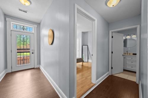 Apartment image 10