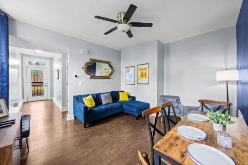 Newly-renovated Stylish Home in Louisville KY – khách sạn tại Quận Khu chợ phía Đông