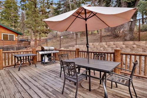 Bear tracks #2020 in Big Bear Lake, USA