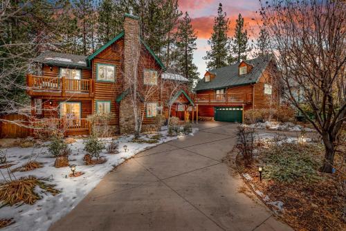 Flitterbick lodge #2246 in Fawnskin, USA