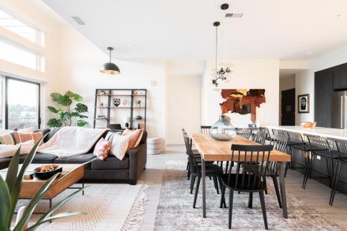 المرافق, The Penthouse | Espadin LoHi in Highland