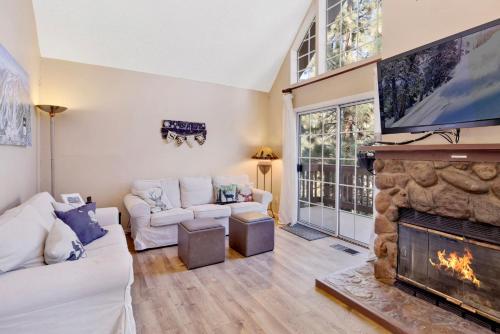 Bear mountain chalet #639 in Big Bear Lake, USA