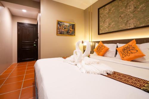 Standard Double Room image 10