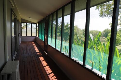 Erkély/terasz, Mount Bundy Station Cottage in Batchelor / Litchfield Nemzeti Park