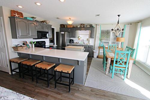 Facilities, Pelican's Rest Beach House in Fort Morgan