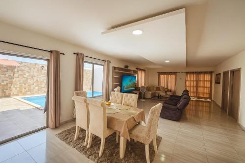 Casa con piscina cerca al aeropuerto in Malambo