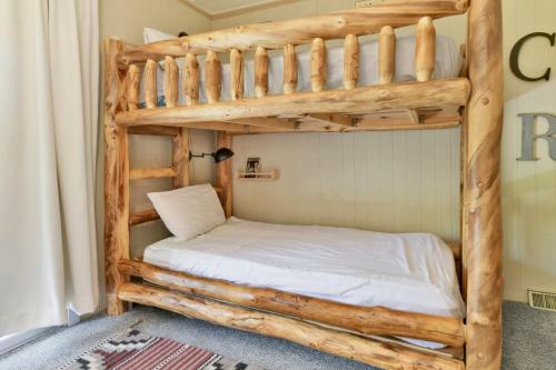 Bow canyon cabin #2172 in Big Bear Lake, USA