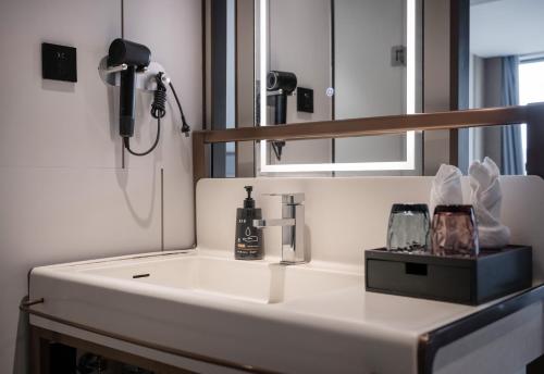 Double Room image 1