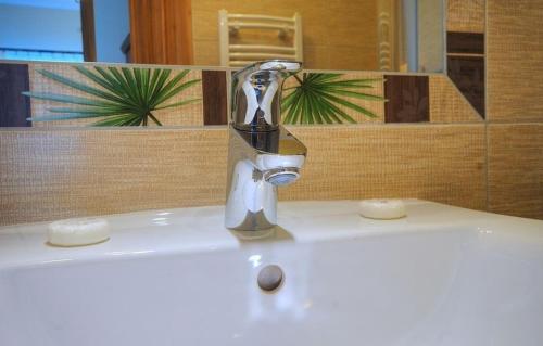 Twin Room with Balcony image 9