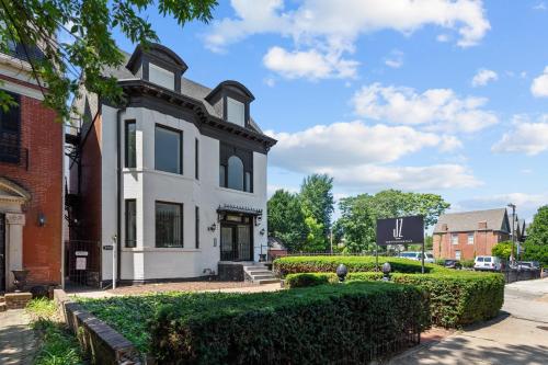 Fasiliteter, Historic Haven | JZ Vacation Rentals near Cathedral Basilica of St. Louis