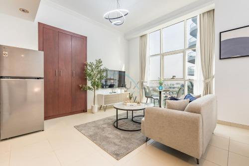 Studio Near Dubai Water Canal and Bus Station, Conveniently Close to Downtown, The Scala Tower, Business Bay by Deluxe Holiday Homes, Dubai (Foto 2)