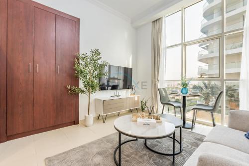 Studio Near Dubai Water Canal and Bus Station, Conveniently Close to Downtown, The Scala Tower, Business Bay by Deluxe Holiday Homes, Dubai (Foto 5)