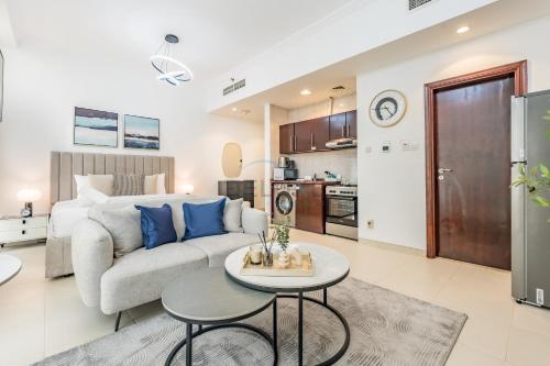Studio Near Dubai Water Canal and Bus Station, Conveniently Close to Downtown, The Scala Tower, Business Bay by Deluxe Holiday Homes, Dubai (Foto 8)