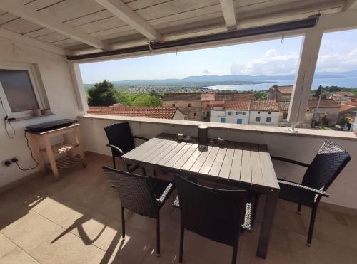 Erkély/terasz, Appartment Kvarner - Turm Krk in Sveti Vid-Miholjice