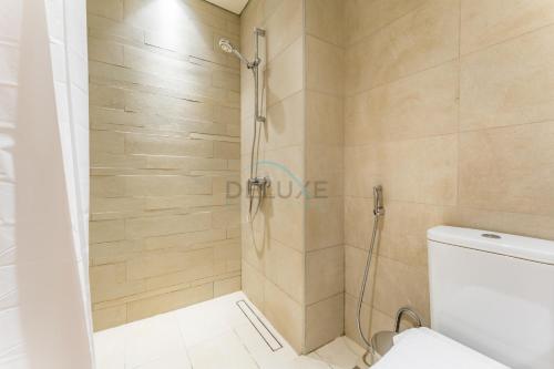 Modern Studio Near Downtown Dubai, Few Mins Walk to Hartland Greens Park, Azizi Riviera 43, Al Merkadh by Deluxe Holiday Homes, Dubai (photo 8)