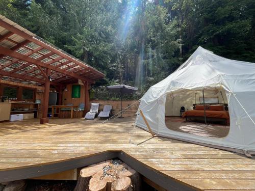 Tree Top Sanctuary Cowichan Valley in 桑尼根湖 (BC)