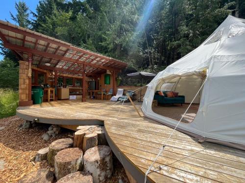 Tree Top Sanctuary Cowichan Valley in 桑尼根湖 (BC)